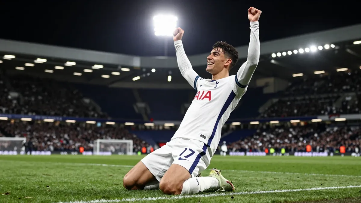 Tottenham midfielder Lucas Bergvall has signed a new long-term contract, securing his future at the club after reported...