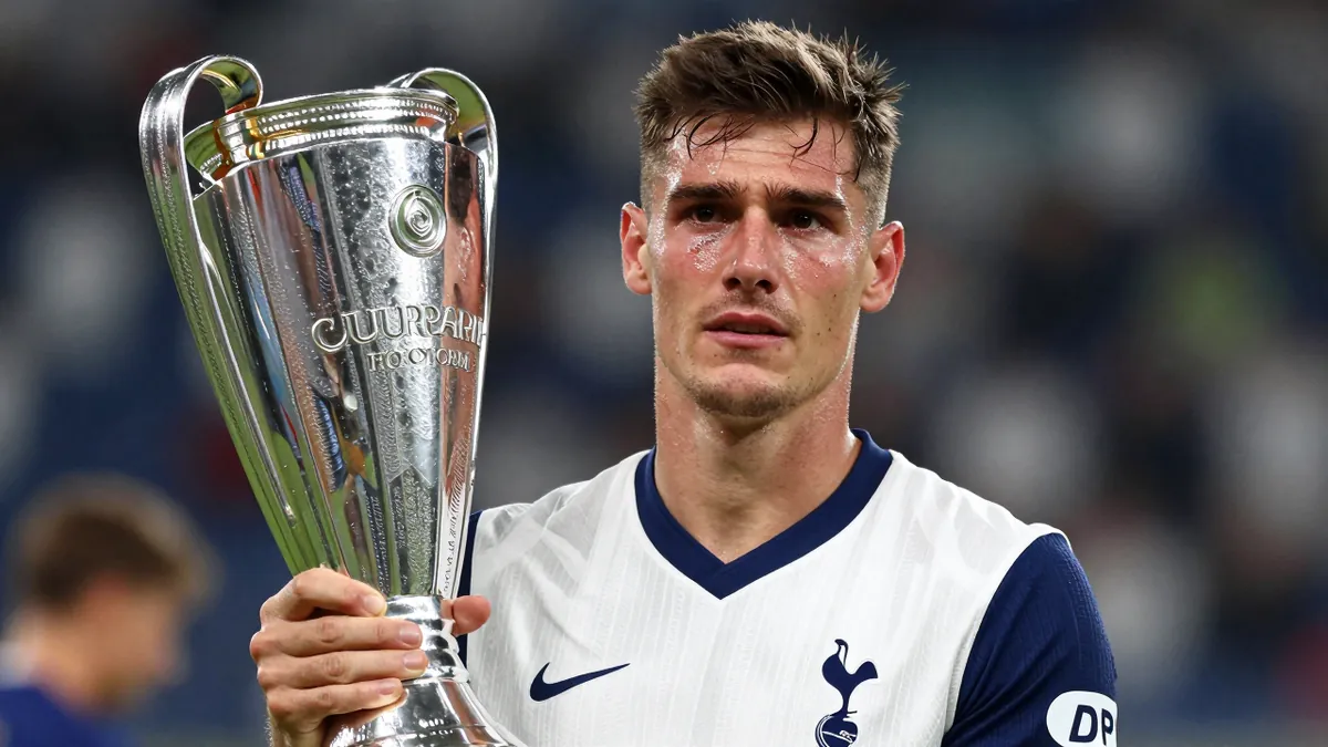 Romero's Emotional Goodbye: A Bittersweet Chapter for Tottenham Hotspur