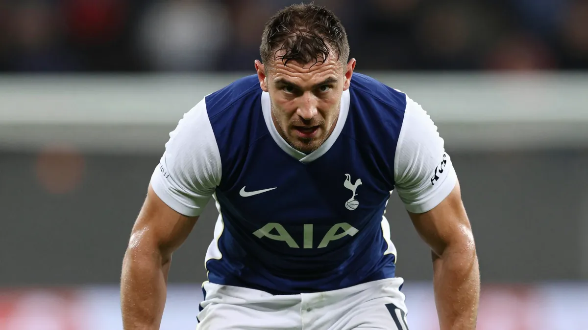 Tottenham Hotspur Full-Back Spence in Advanced Talks with Inter Milan